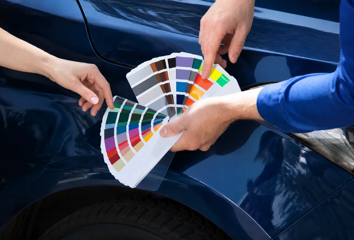 Choix de teinte peinture sur une carrosserie automobile